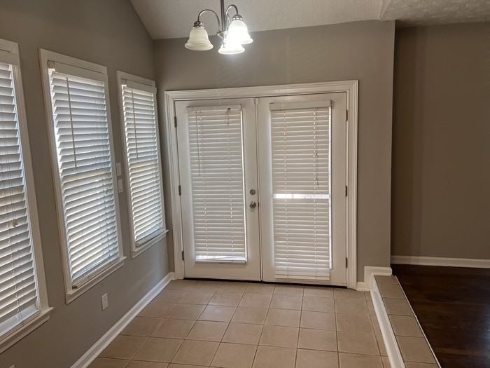 227 Goldie Dr Se - Photo 5 of 10