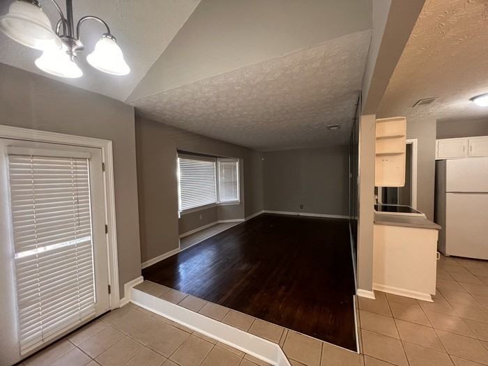 227 Goldie Dr Se - Photo 6 of 10