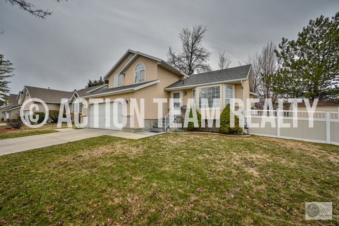 8004 S Old Barn Dr - Photo 4 of 30