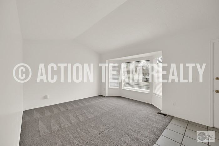 8004 S Old Barn Dr - Photo 6 of 30