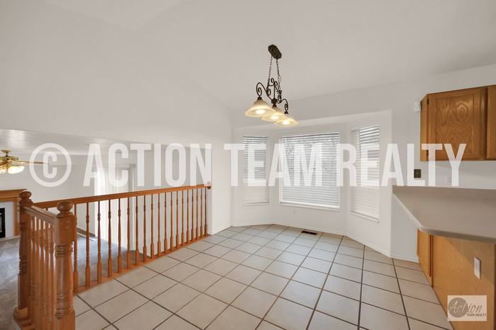 8004 S Old Barn Dr - Photo 7 of 30