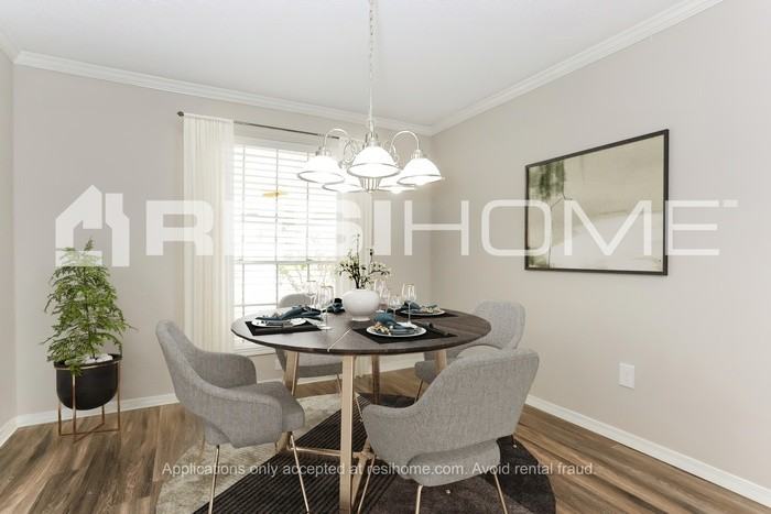 4707 Summer Ln - Photo 3 of 18