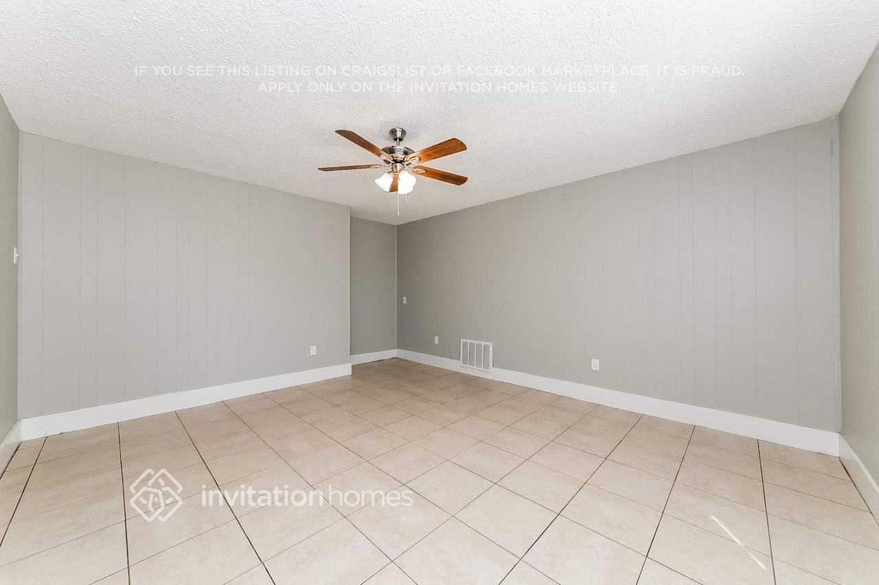 603 67th Avenue Ter W - Photo 3 of 17