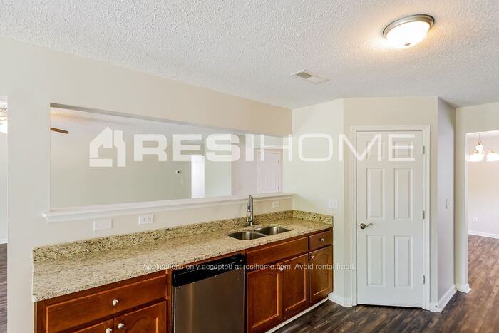 429 Jasmine Dr - Photo 5 of 24