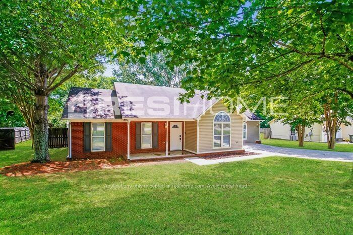 227 Falcon Ridge Dr - Photo 2 of 17