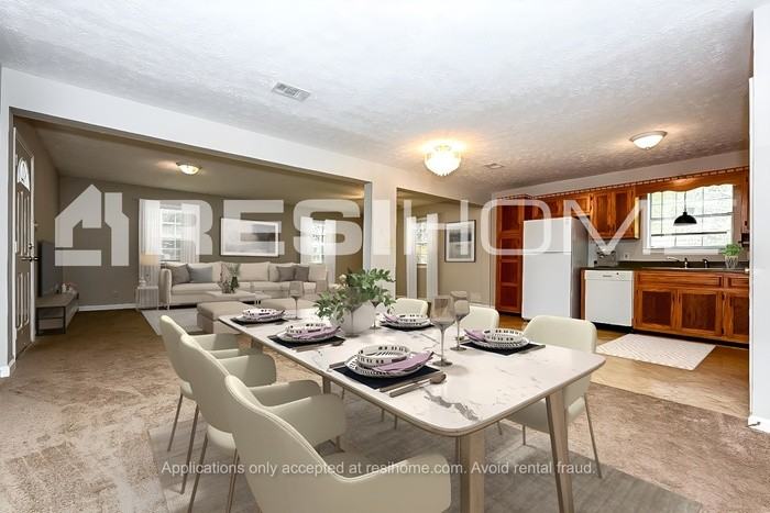 662 Fairhaven Blvd - Photo 4 of 18