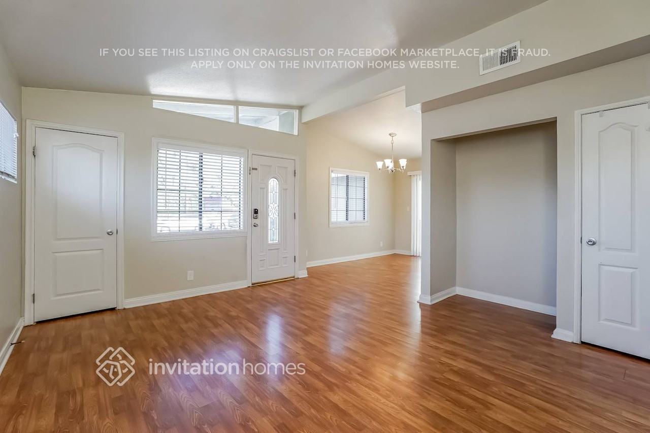 738 Glen Oaks Rd - Photo 3 of 17