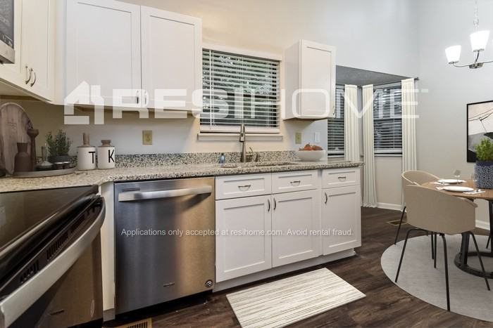 7472 Lerose Dr - Photo 4 of 18