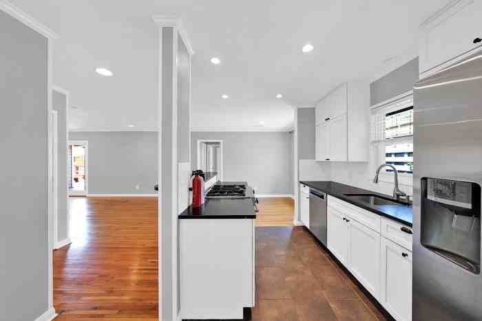 2617 W 49th 1/2 St - Photo 4 of 15