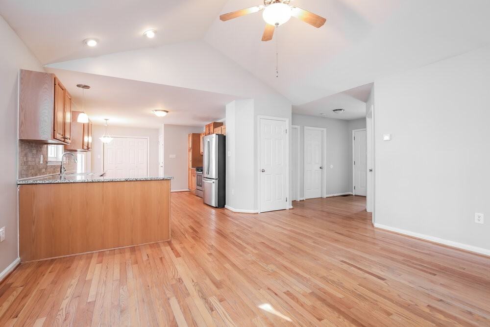 305 Occidental Dr - Photo 4 of 16