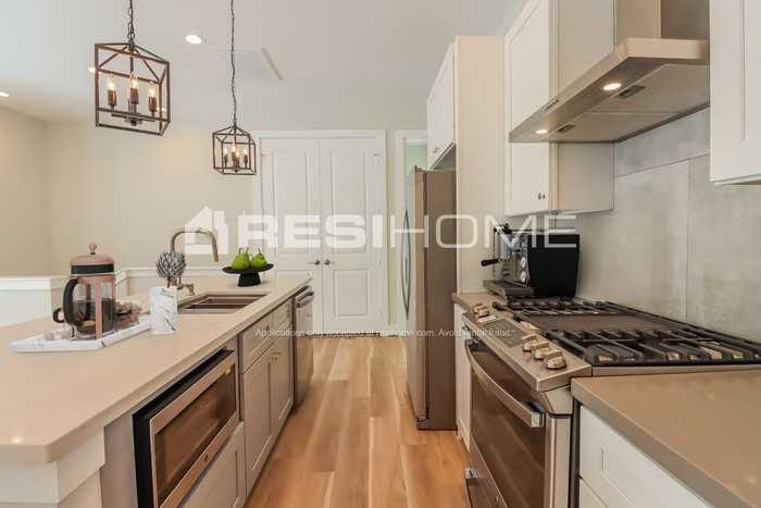 5722 Beall St #E - Photo 4 of 24