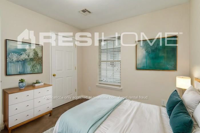 132 W Wayne St - Photo 7 of 15