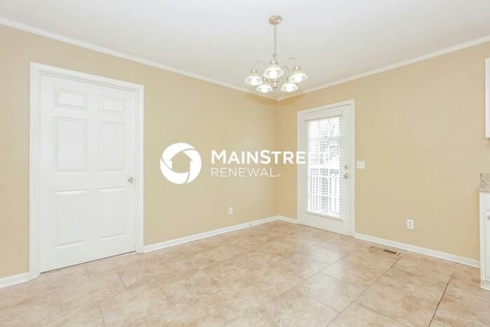 701 Comanche Ct - Photo 3 of 16