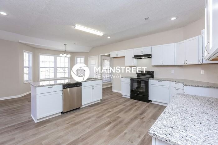 204 W 24th St - Photo 6 of 16