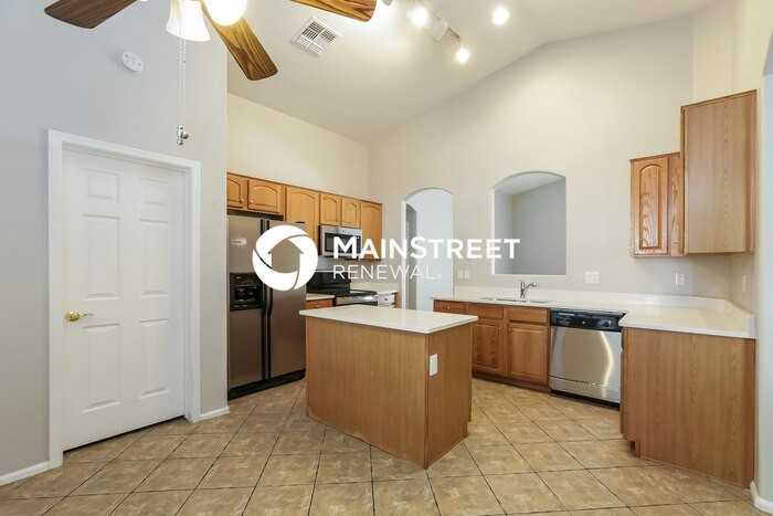 12409 W Apache St - Photo 6 of 16