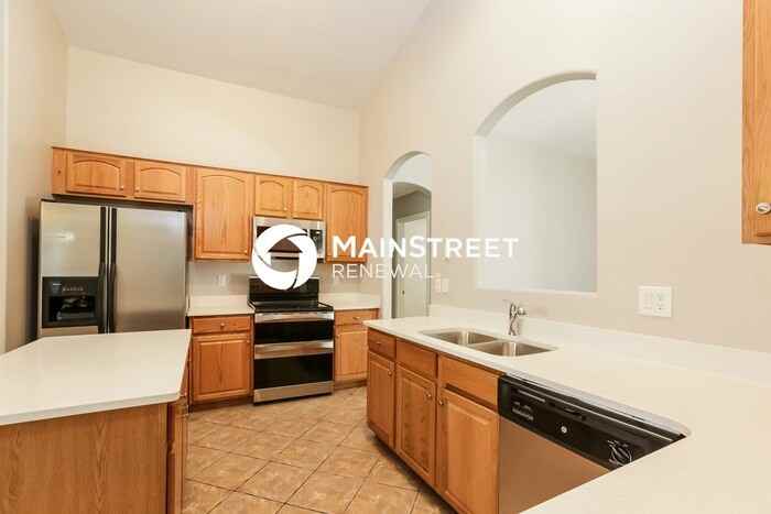 12409 W Apache St - Photo 7 of 16