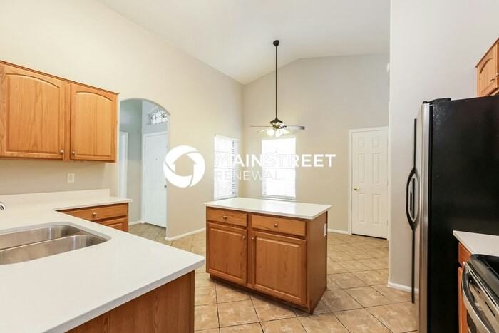 12409 W Apache St - Photo 7 of 16