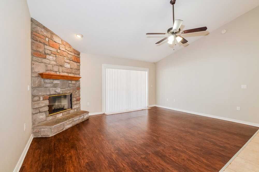 4209 Prairie Iris Ct - Photo 4 of 16