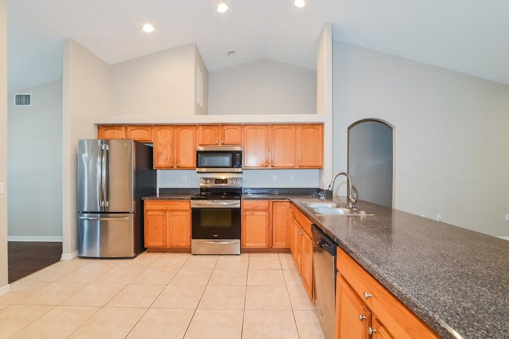 4209 Prairie Iris Ct - Photo 6 of 16