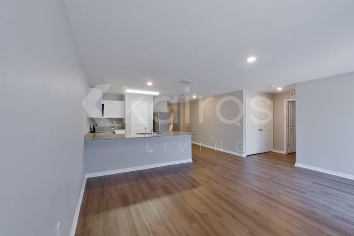 9810 N Santee Ter - Photo 2 of 21