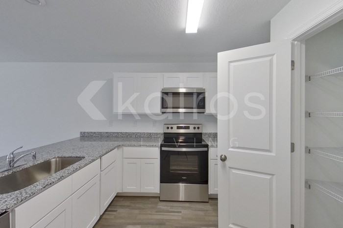 9810 N Santee Ter - Photo 7 of 21