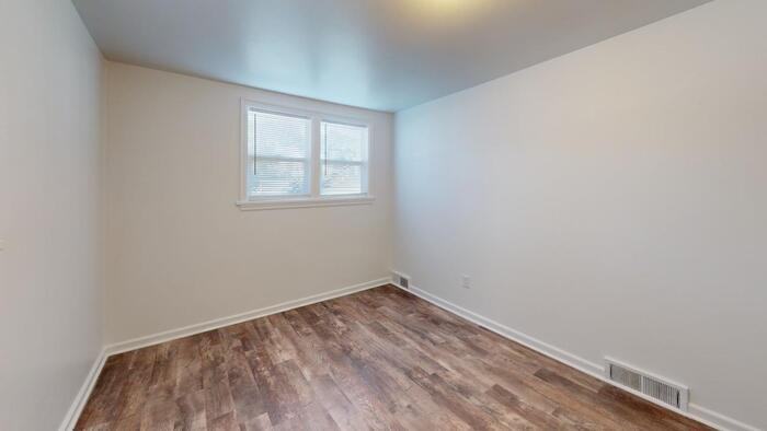 323 N 19th St #2 - Photo 6 of 11