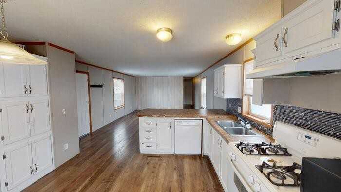 124 Delta Ave - Photo 2 of 30