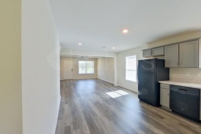 1516 Maxwell Cir - Photo 4 of 20