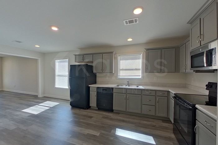 1516 Maxwell Cir - Photo 5 of 20