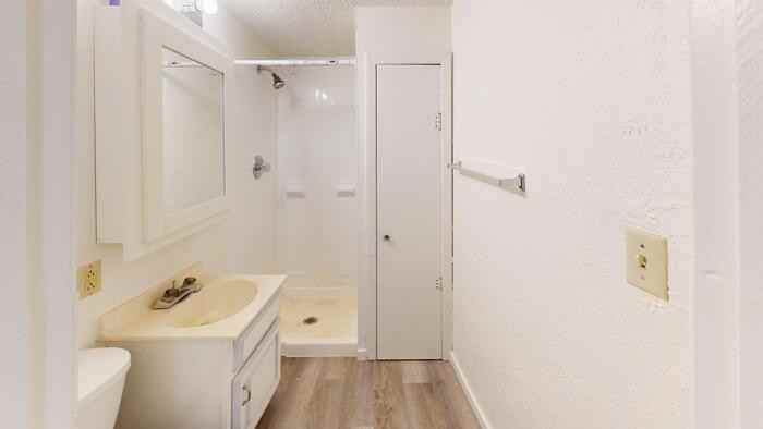 201 5th St Ne #4 - Photo 6 of 7