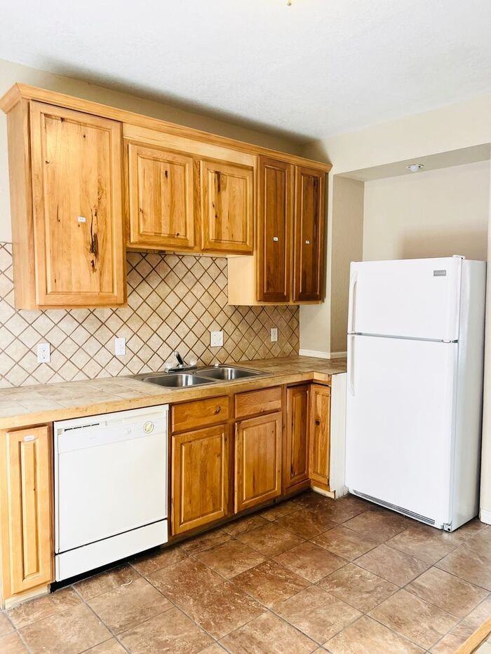 1227 13th Ave #B - Photo 2 of 20