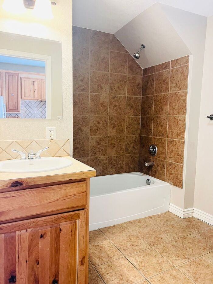 1227 13th Ave #B - Photo 7 of 20