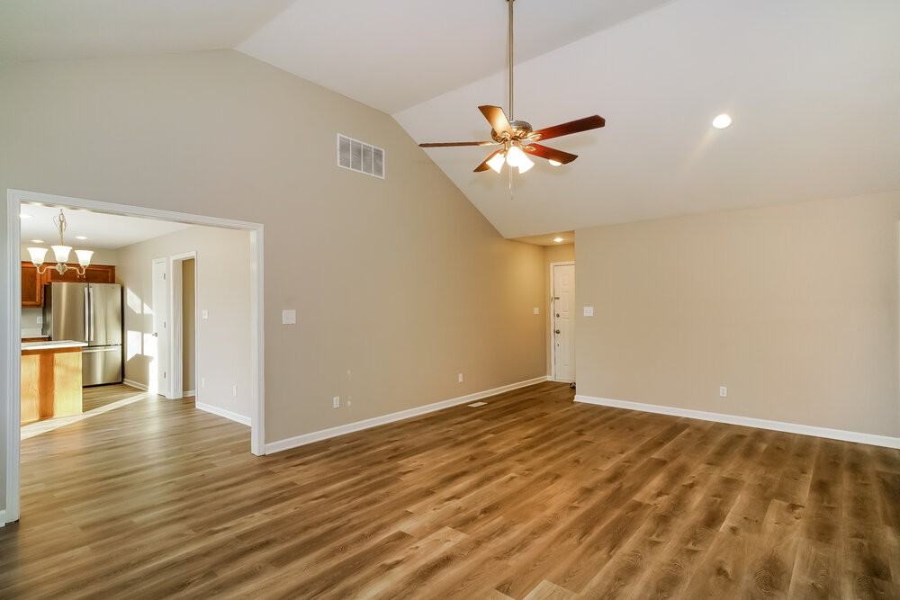 5349 Tracey Jo Rd - Photo 4 of 16