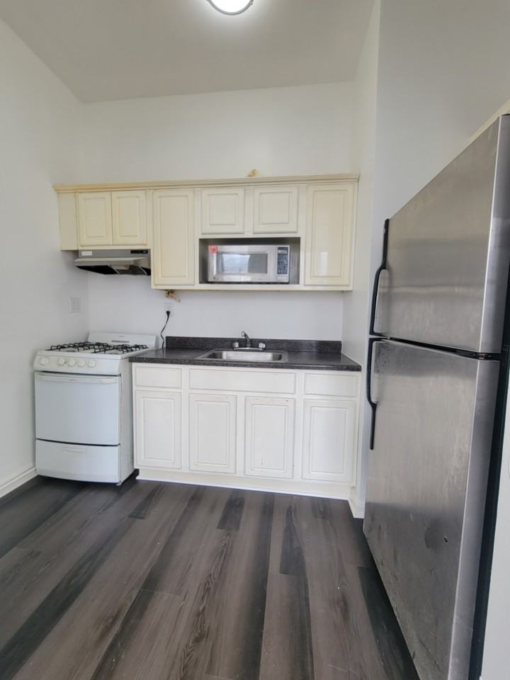 13 Bleecker St #2F - Photo 2 of 15