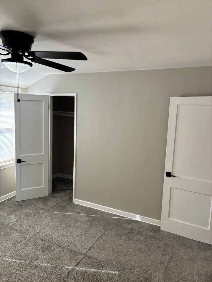 2443 169th St #2443 - Photo 3 of 16