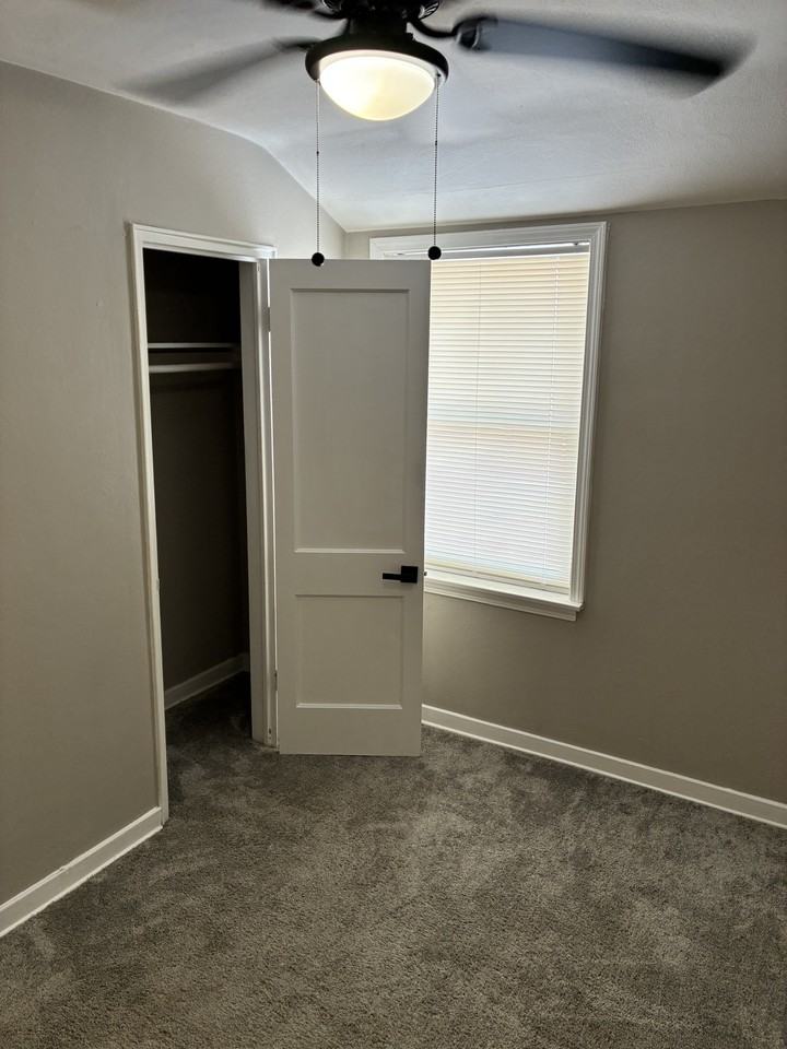 2443 169th St #2443 - Photo 4 of 16