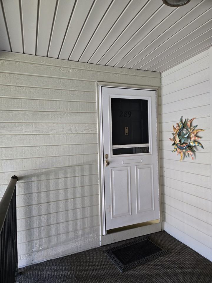 289 English Place - Photo 2 of 16