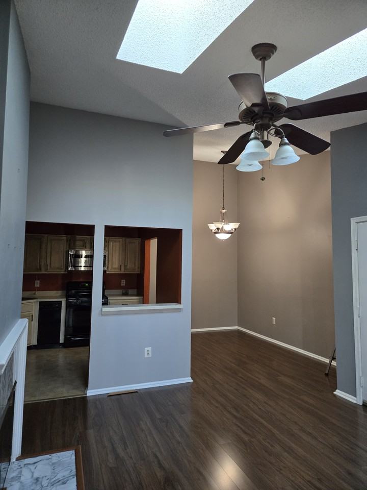 289 English Place - Photo 5 of 16