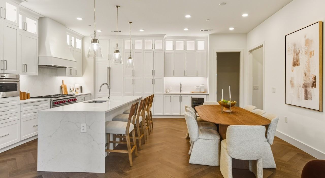 Meeting St #55 - Photo 2 of 13