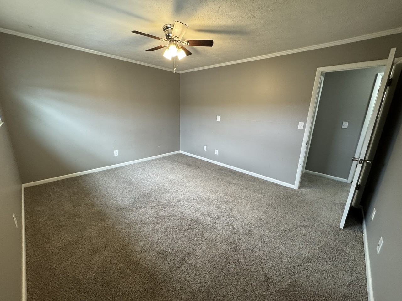 1572 Main St #1 - Photo 4 of 10