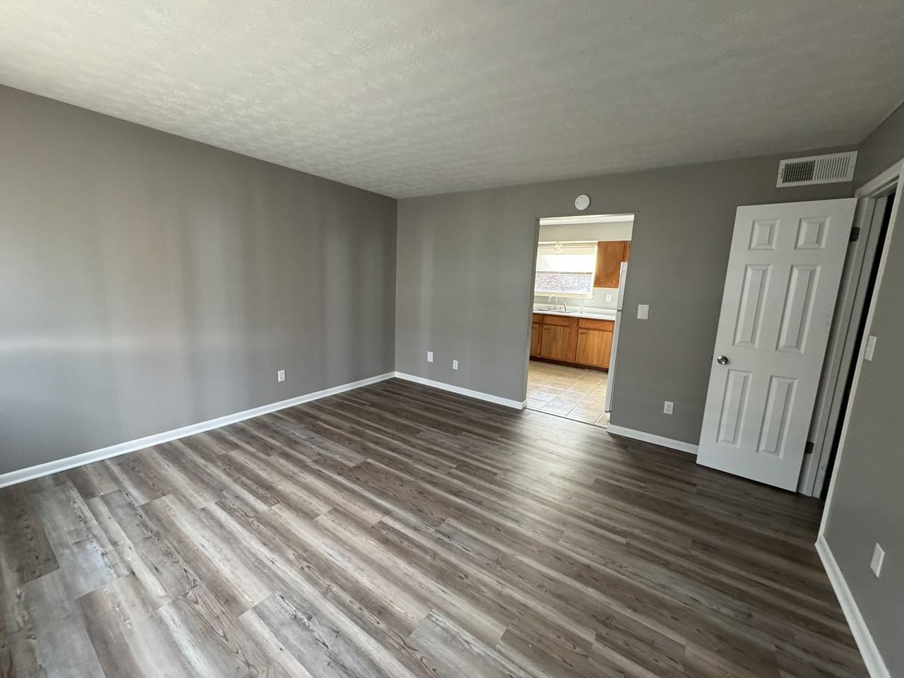 1572 Main St #1 - Photo 7 of 10