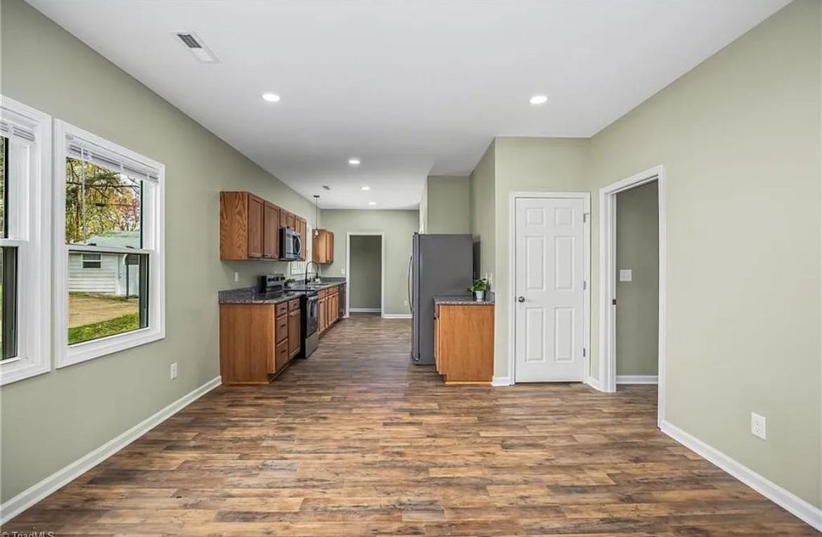 2335 Greenway Ave #NA - Photo 4 of 28