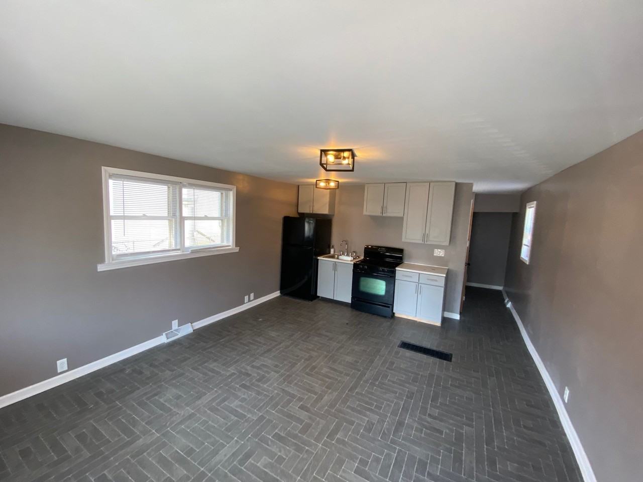 719 N Pierce Ave #A - Photo 4 of 7