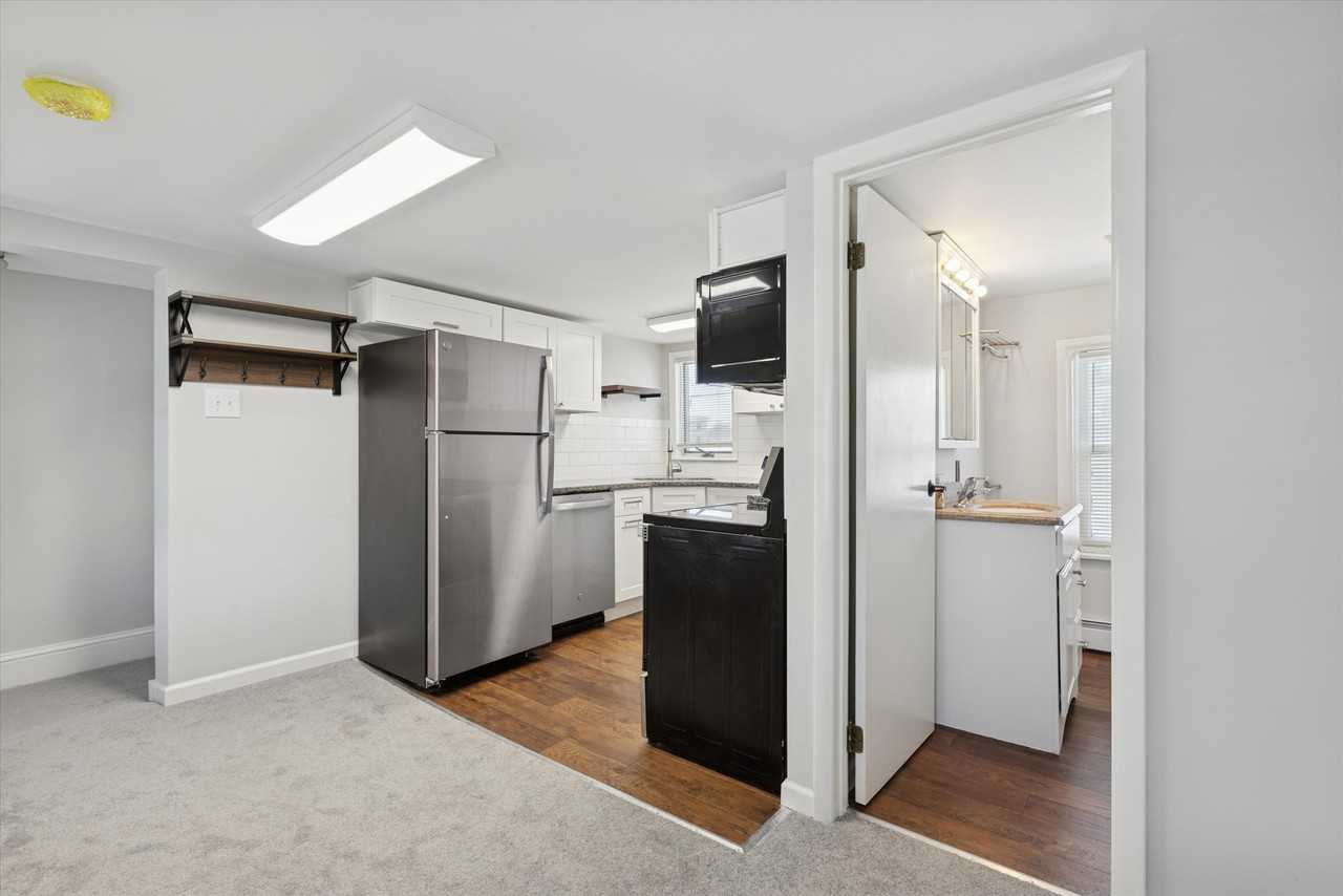 371 W Main St #2 - Photo 4 of 14