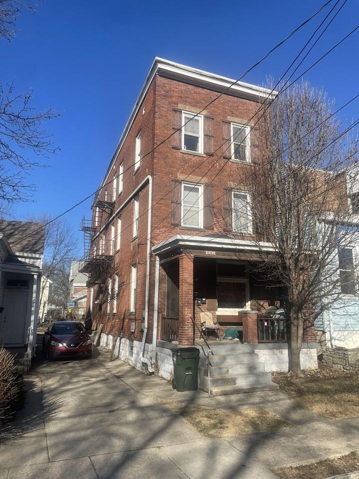 1808 Cleveland Ave #2 - Photo 3 of 9