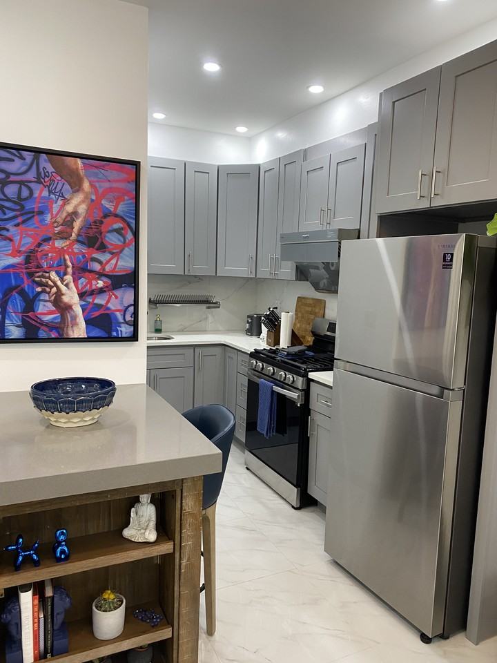 24455 61st Ave #1R - Photo 3 of 10