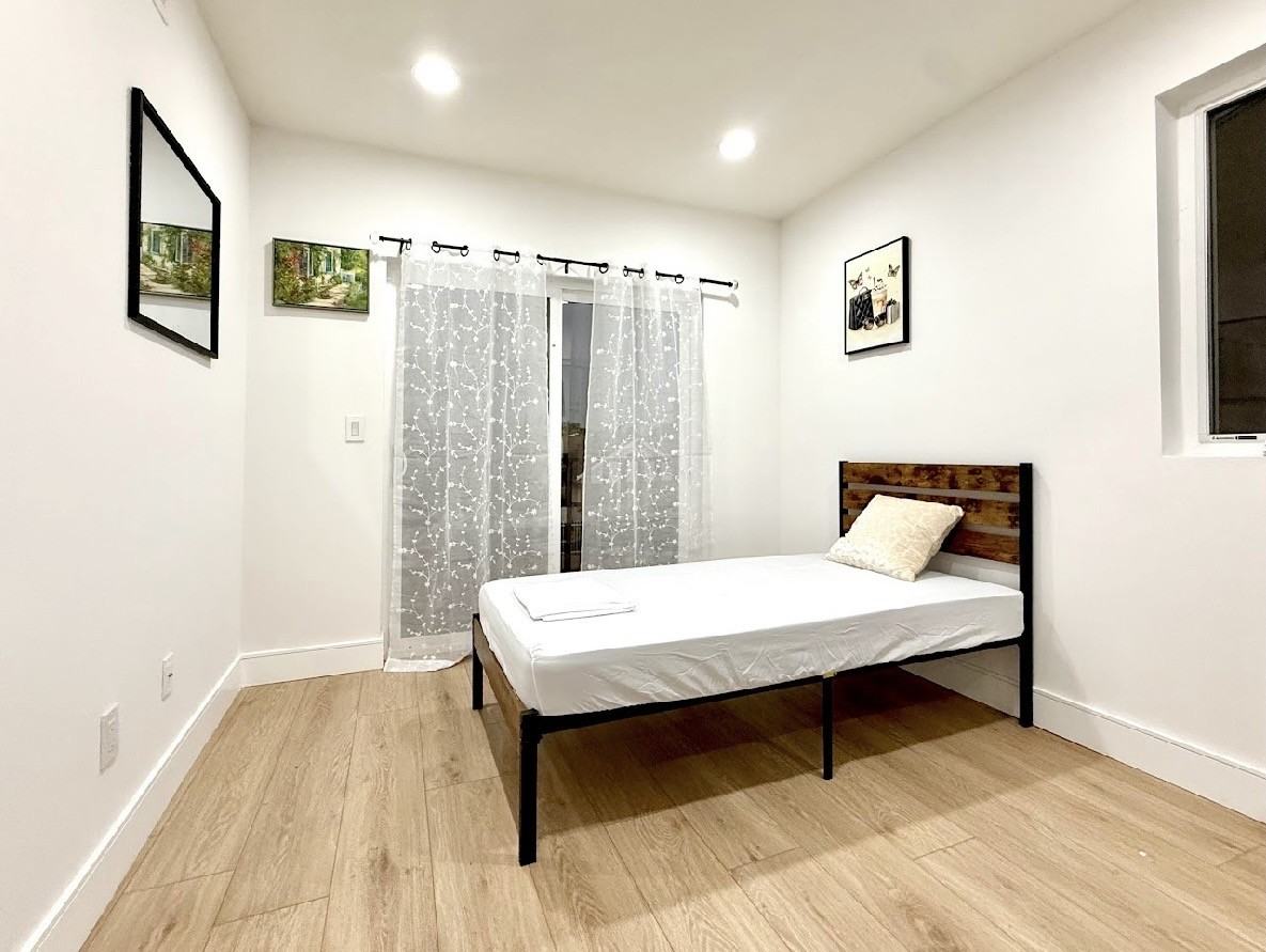 1617 2nd Ave #1 - Photo 7 of 10