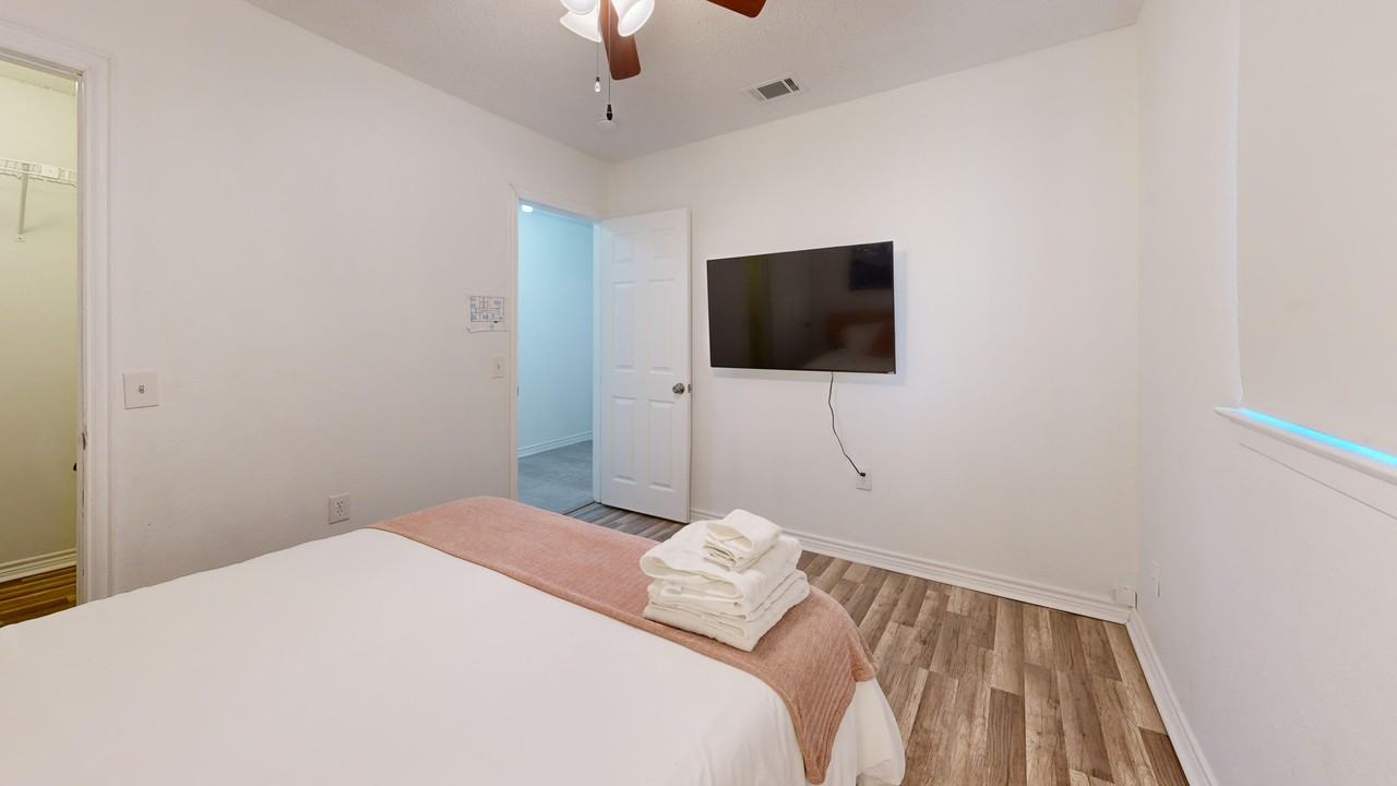 12827 Independence Ave #NA - Photo 6 of 22