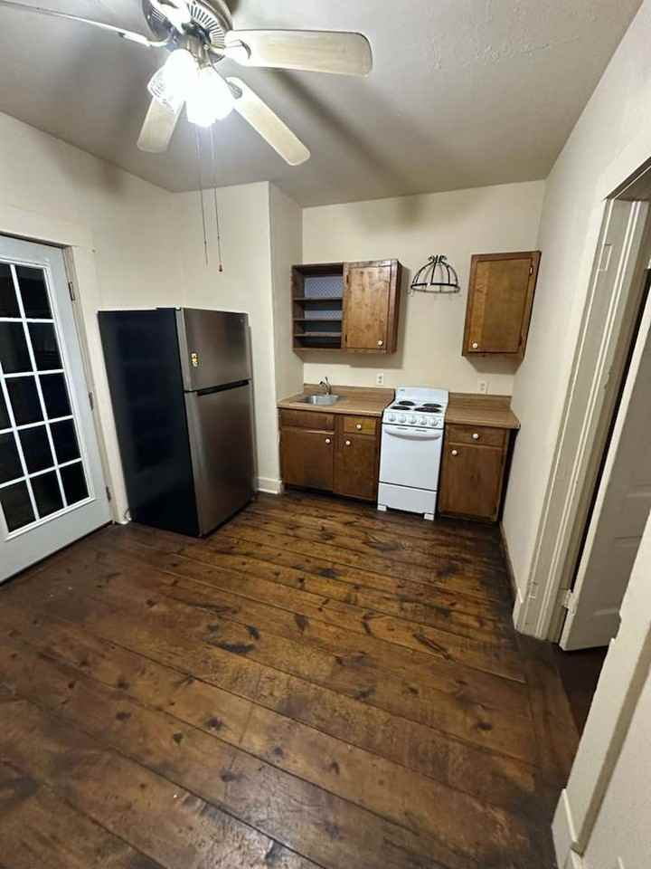 610 S Green St #NA - Photo 2 of 6