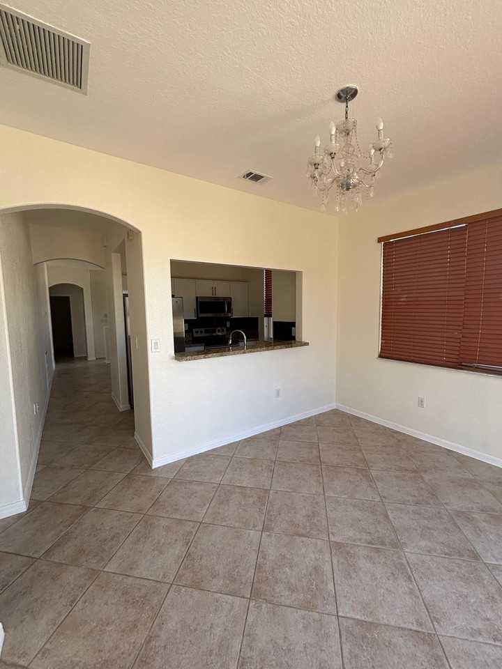 23701 Sw 110th Ave - Photo 4 of 13